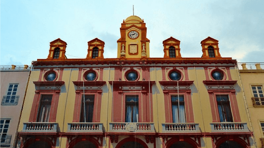 EasyFeedback Fachada de un Ayuntamiento de España
