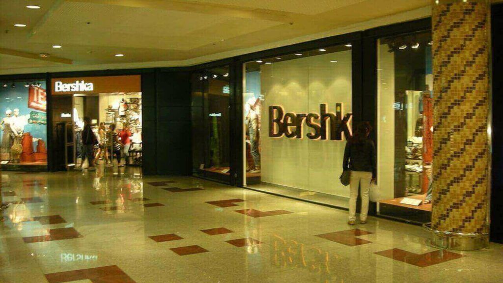 Tienda de Bershka en un centro comercial